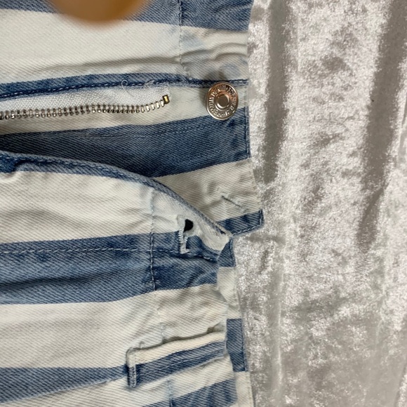 NWT Denim and white stripped cuffed shorts size 27 - Picture 13 of 13